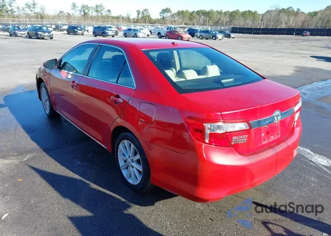 2014 Toyota Camry Xle z USA, uszkodzony, nr VIN 4T1BF1FK2EU735452